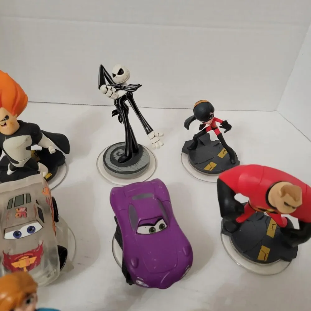 Lot Of 13 DISNEY INFINITY FIGURES for Video Game